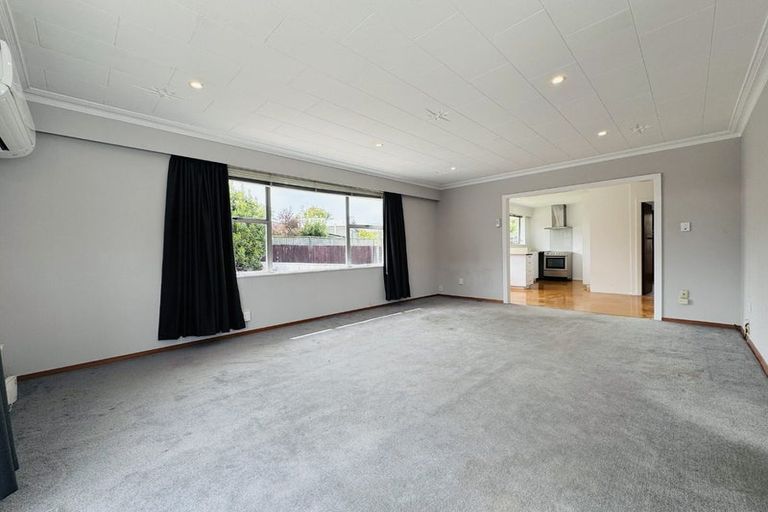 Photo of property in 2/290 Avonhead Road, Avonhead, Christchurch, 8042