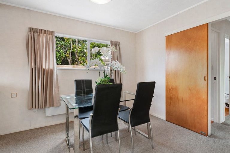 Photo of property in 2/24a Wolsley Avenue, Milford, Auckland, 0620