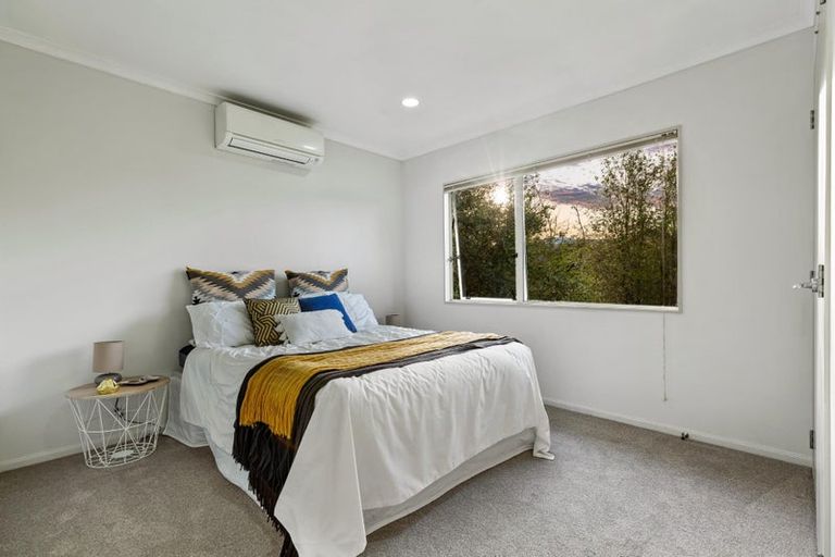 Photo of property in 34 Vermeer Place, West Harbour, Auckland, 0618