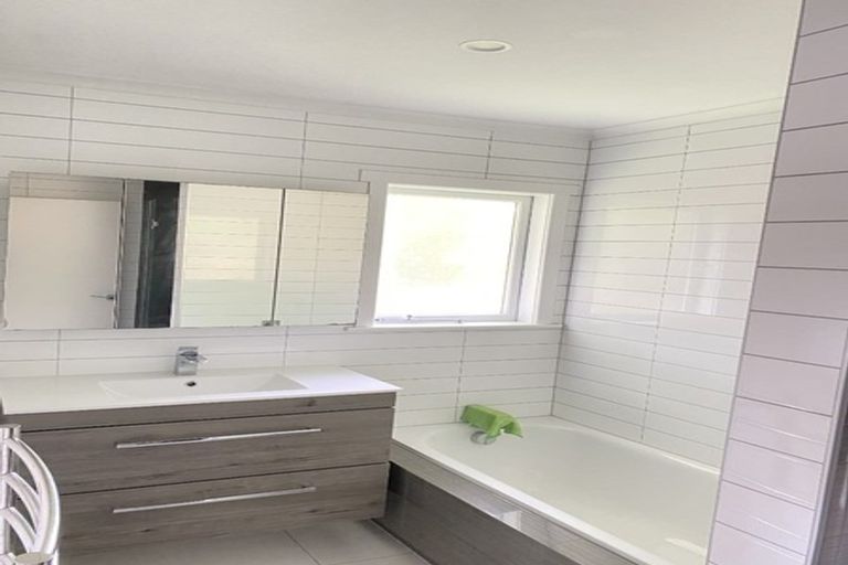 Photo of property in 111 Sunrise Avenue, Murrays Bay, Auckland, 0630