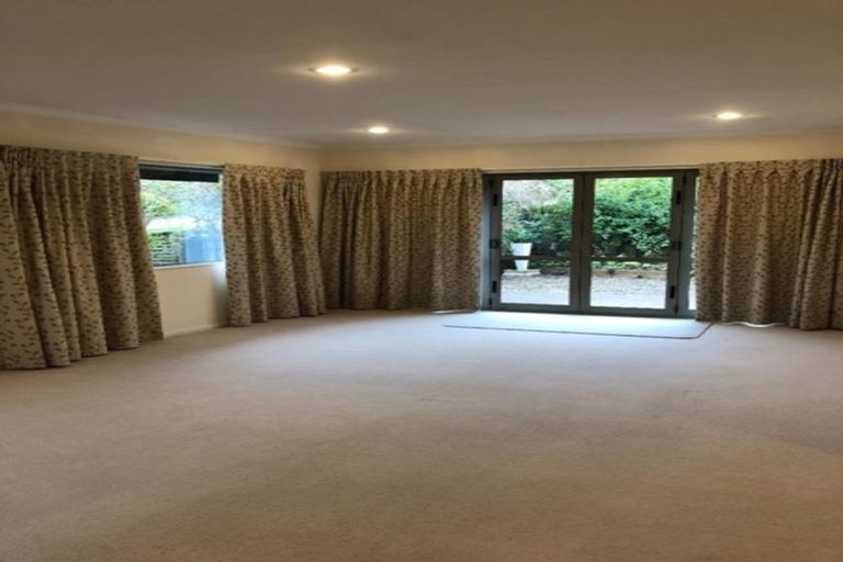 Photo of property in 42 Lakeridge Close, Rangatira Park, Taupo, 3330