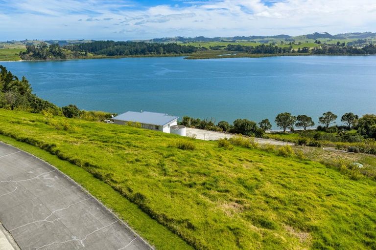 Photo of property in 6 Emay Crescent, Pahi, Paparoa, 0571