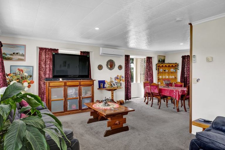 Photo of property in 244 Maata Road, Eltham, 4398