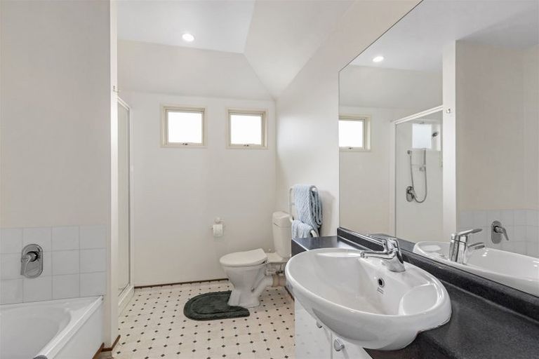 Photo of property in 5 Gleneagles Terrace, Ilam, Christchurch, 8053