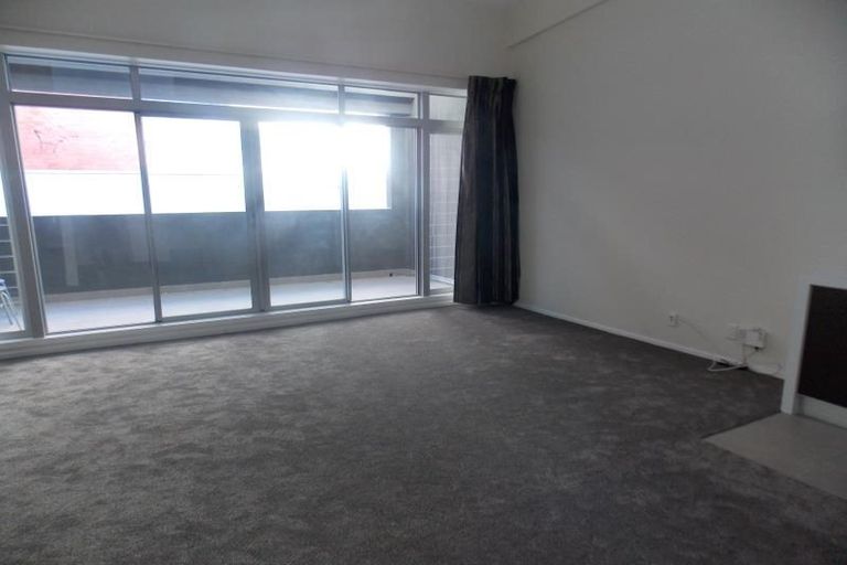 Photo of property in 35 Torrens Terrace, Mount Cook, Wellington, 6011