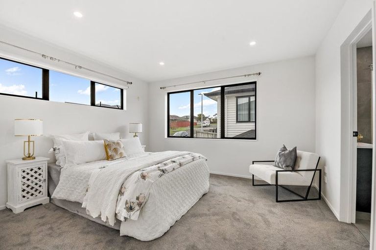 Photo of property in 38b Mcwhirters Farm Lane, Massey, Auckland, 0614