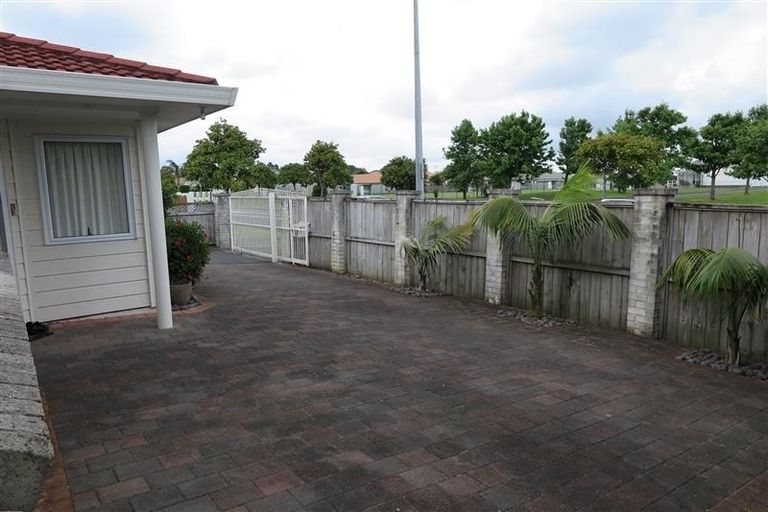 Photo of property in 1/72 Millhouse Drive, Northpark, Auckland, 2013