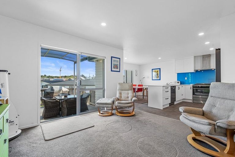 Photo of property in 11 Tee Point, Red Beach, 0932