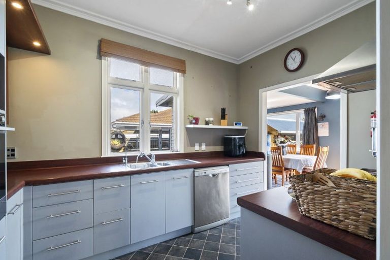 Photo of property in 21 Blackwell Street, Marton, 4710