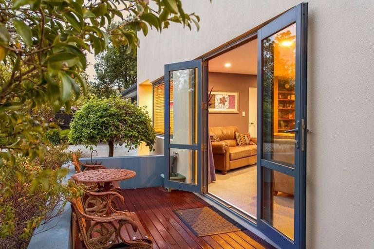 Photo of property in 17a Young Street, Somerfield, Christchurch, 8024