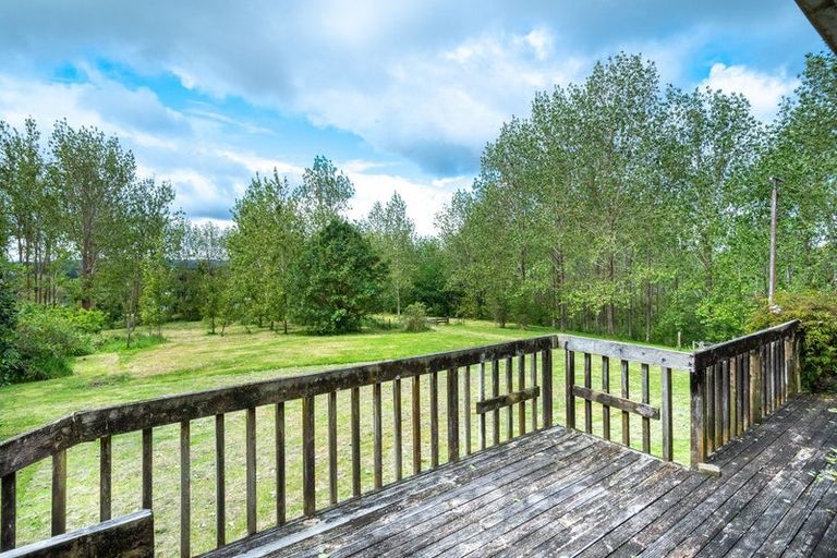 Photo of property in 96 Pomona Road, Kumeu, 0891