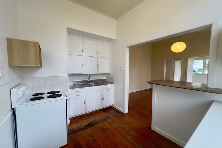 Photo of property in 2 Craig Road, Milford, Auckland, 0620