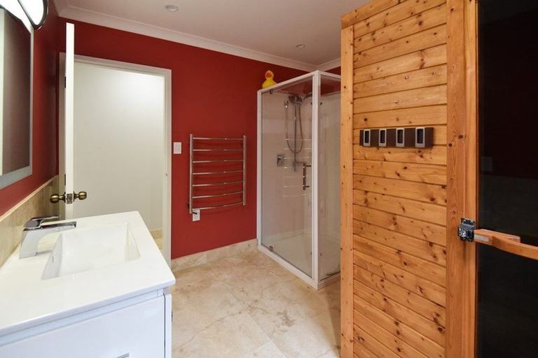 Photo of property in 8 Janet Place, Lynmore, Rotorua, 3010