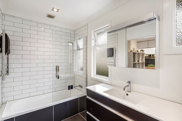 Photo of property in 44 Bellevue Road, Brookfield, Tauranga, 3110