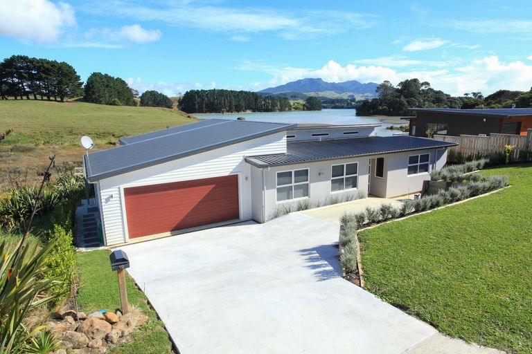 Photo of property in 19 Robertson Street, Raglan, 3225