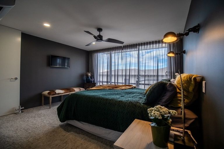 Photo of property in 1a Mission Street, Moturoa, New Plymouth, 4310