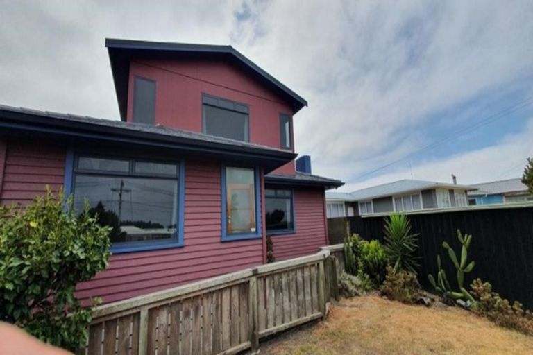 Photo of property in 14 Aotea Street, Castlecliff, Whanganui, 4501
