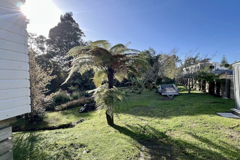 Photo of property in 21 Haruru Falls Road, Haruru, 0204