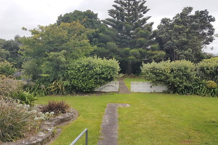 Photo of property in 33 Fox Street, Opunake, 4616