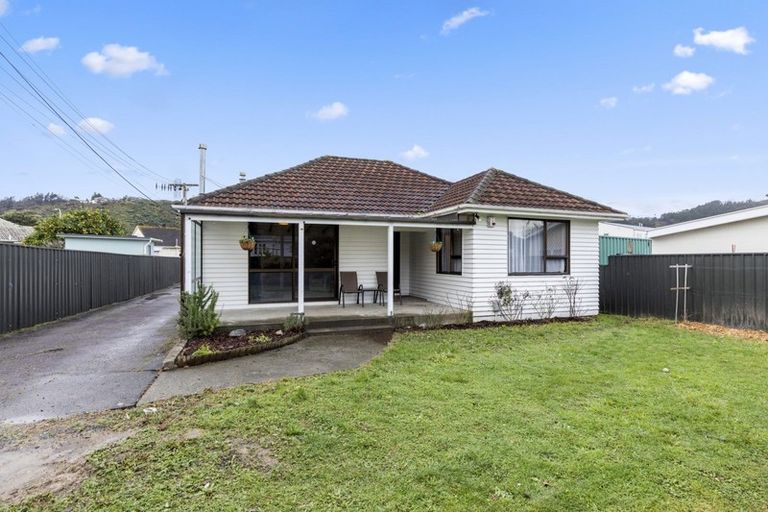 Photo of property in 142a Molesworth Street, Taita, Lower Hutt, 5011