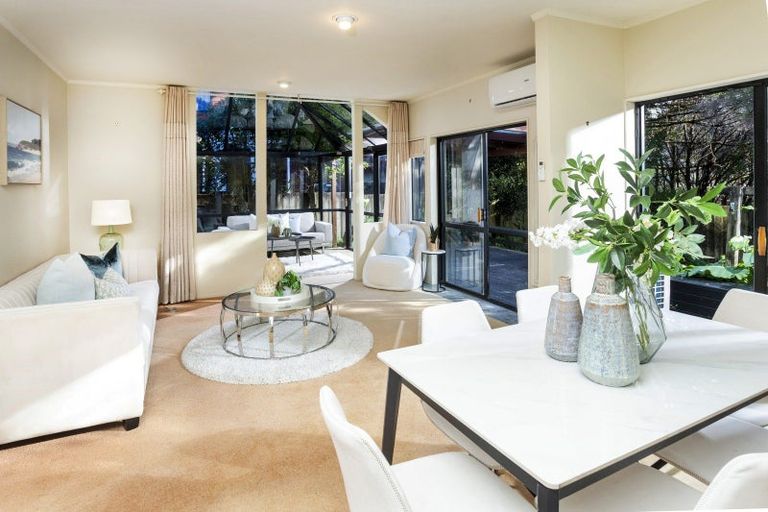 Photo of property in 2/32 Centorian Drive, Windsor Park, Auckland, 0632