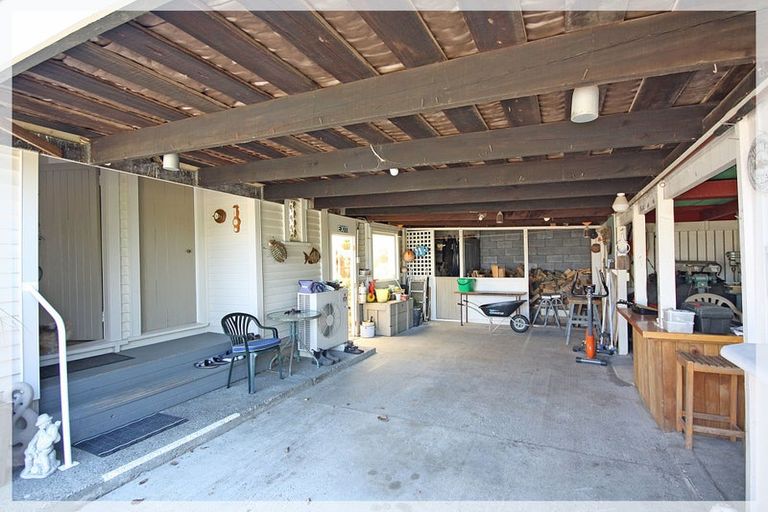 Photo of property in 9 Nuku Street, Tangimoana, 4822