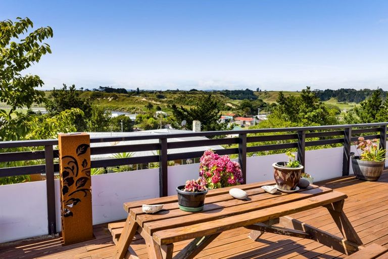 Photo of property in 34 Kent Street, Patea, 4520