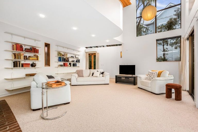 Photo of property in 26 Glasgow Street, Kelburn, Wellington, 6012