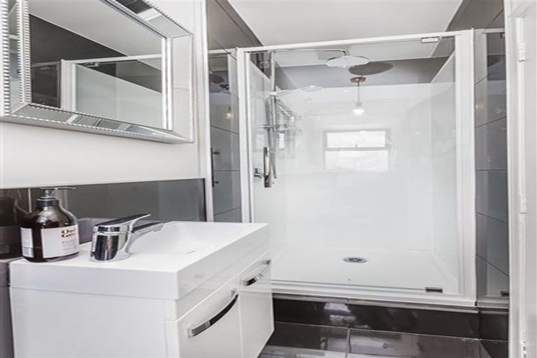 Photo of property in 97 Grant Road, Thorndon, Wellington, 6011