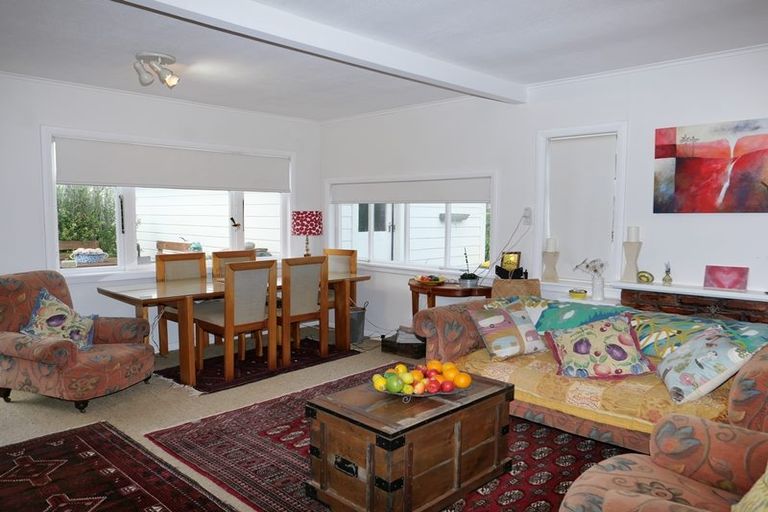 Photo of property in 61 Tutere Street, Waikanae Beach, Waikanae, 5036