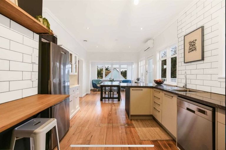 Photo of property in 2/5 Elderwood Lane, Belmont, Auckland, 0622