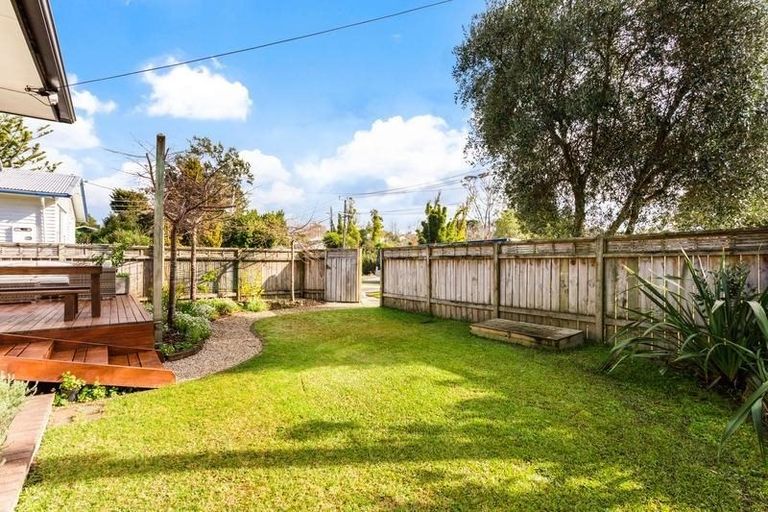 Photo of property in 1/68 Routley Drive, Glen Eden, Auckland, 0602