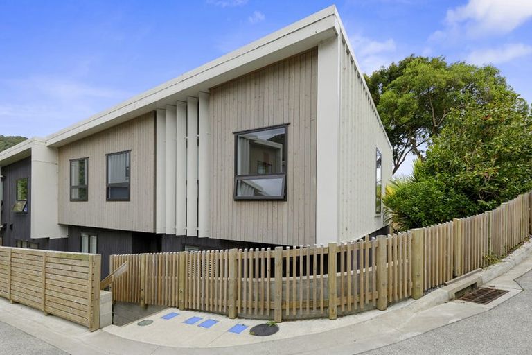 Photo of property in 4a Ferry Road, Days Bay, Lower Hutt, 5013