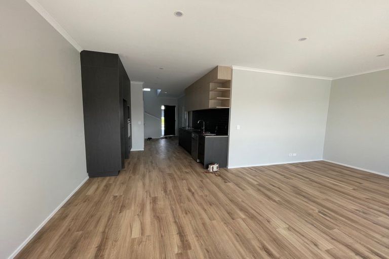 Photo of property in 23 William Calvert Drive, Swanson, Auckland, 0614