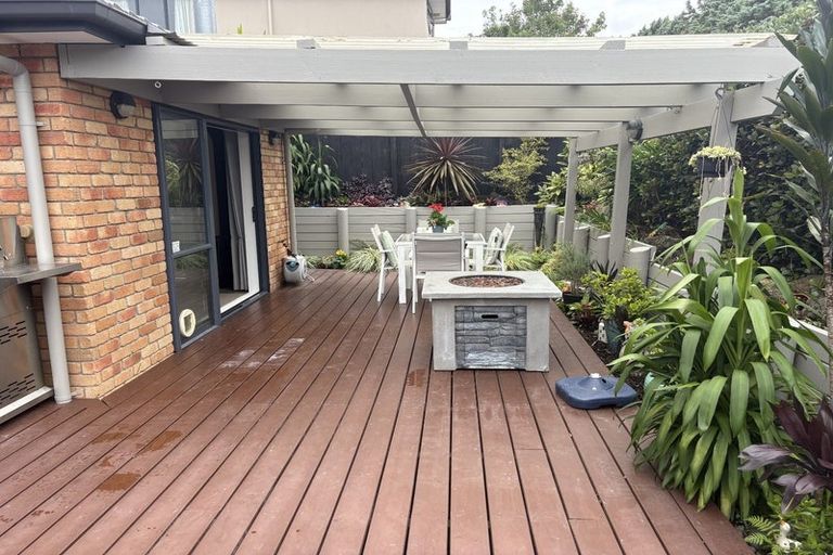 Photo of property in 65 Rising Parade, Fairview Heights, Auckland, 0632
