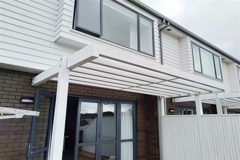 Photo of property in 27 Komanawa Lane, Mount Wellington, Auckland, 1062