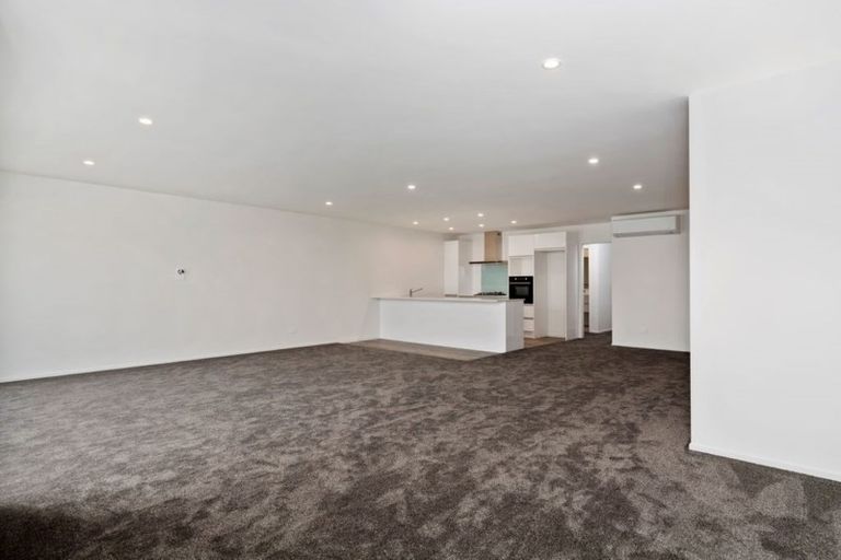 Photo of property in 80c Market Place, Papamoa Beach, Papamoa, 3118