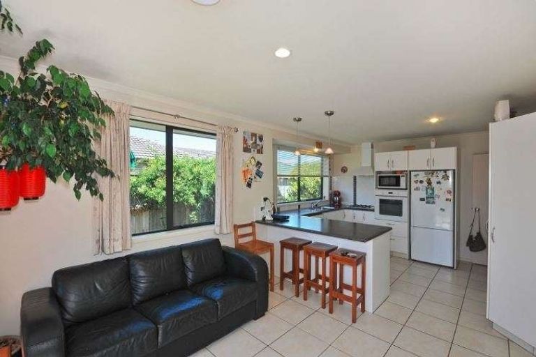 Photo of property in 105 Doncaster Drive, Papamoa Beach, Papamoa, 3118