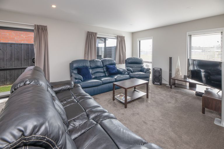 Photo of property in 16 Hannington Way, Rolleston, 7615