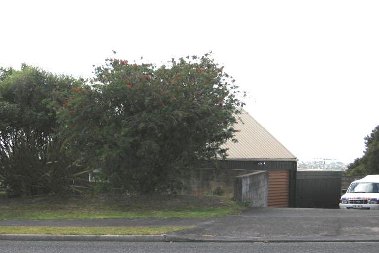 Photo of property in 37 Sunset Road, Totara Vale, Auckland, 0632