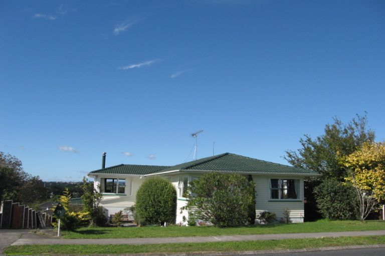 Photo of property in 25 La Trobe Street, Pakuranga Heights, Auckland, 2010