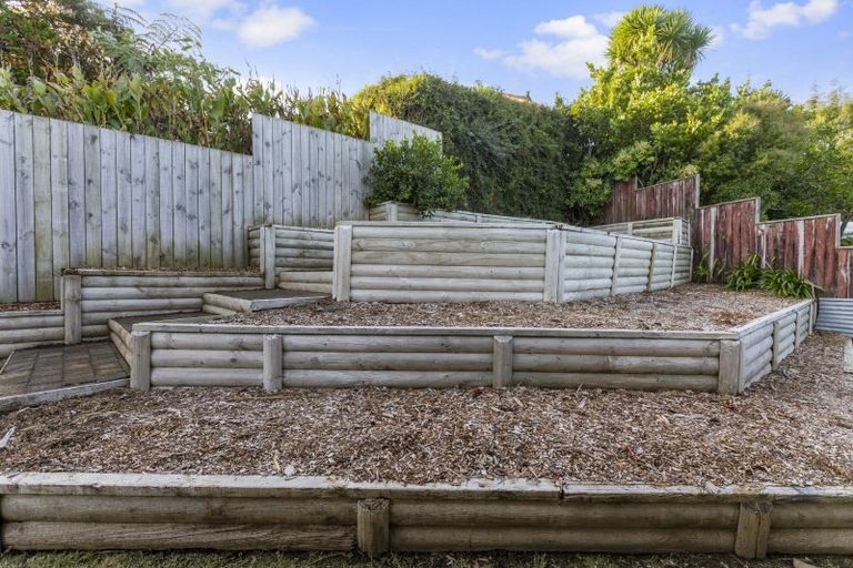 Photo of property in 5 Heaphy Street, Westown, New Plymouth, 4310