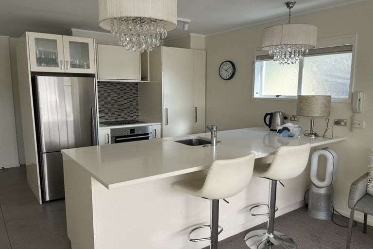 Photo of property in 2/130 Oriental Parade, Oriental Bay, Wellington, 6011