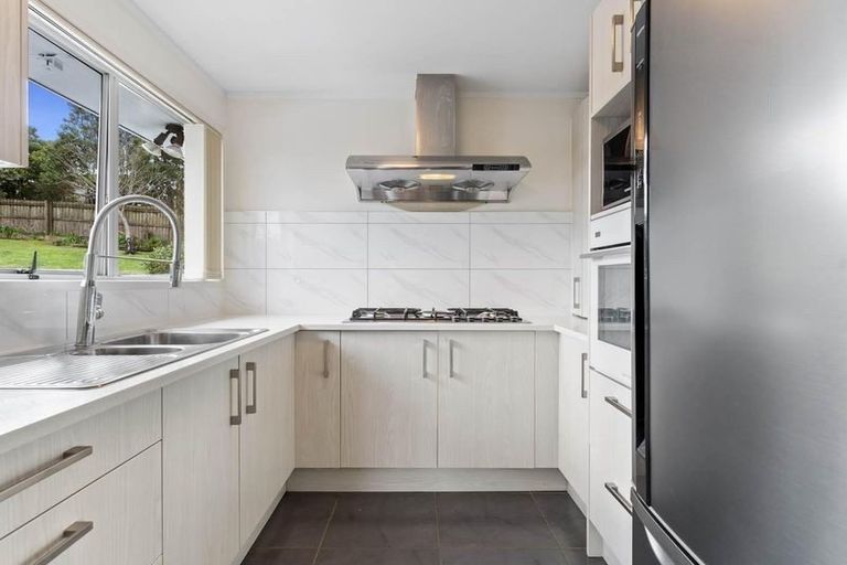 Photo of property in 8 Skyla Place, Massey, Auckland, 0614