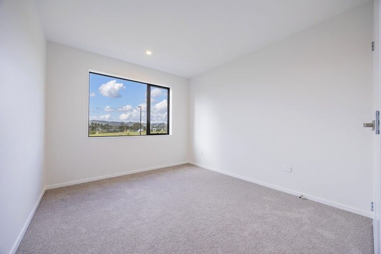 Photo of property in 18a Winfield Road, Kumeu, 0810