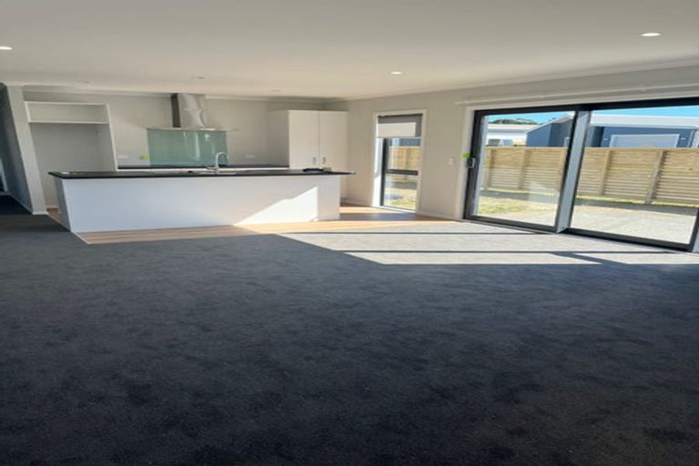 Photo of property in 9 Koru Loop, Paraparaumu, 5032