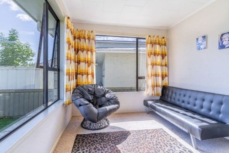 Photo of property in 10 Grange Street, Winton, 9720