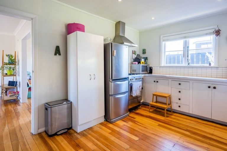 Photo of property in 1 Toru Road, Paraparaumu Beach, Paraparaumu, 5032