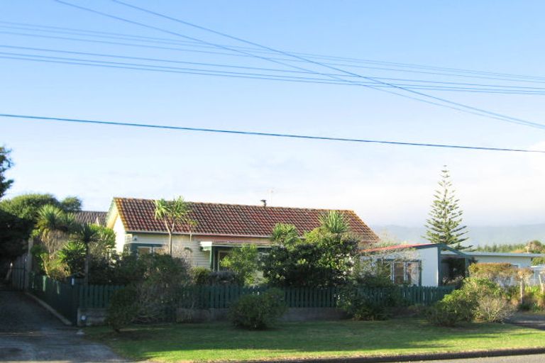 Photo of property in 19a Rauparaha Street, Waikanae Beach, Waikanae, 5036