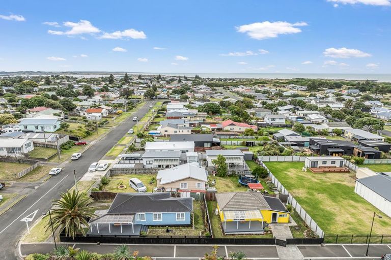 Photo of property in 31 Matai Street, Castlecliff, Whanganui, 4501